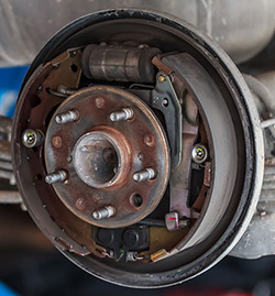 Dodge drum brake assembly